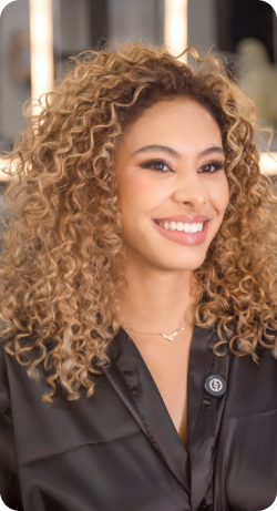 Balayage en rizos por Viviana Gutierrez