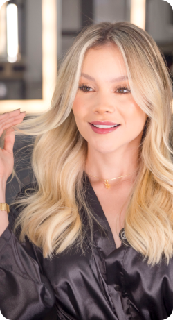 Rubia perfecta por Álvaro Cadavid